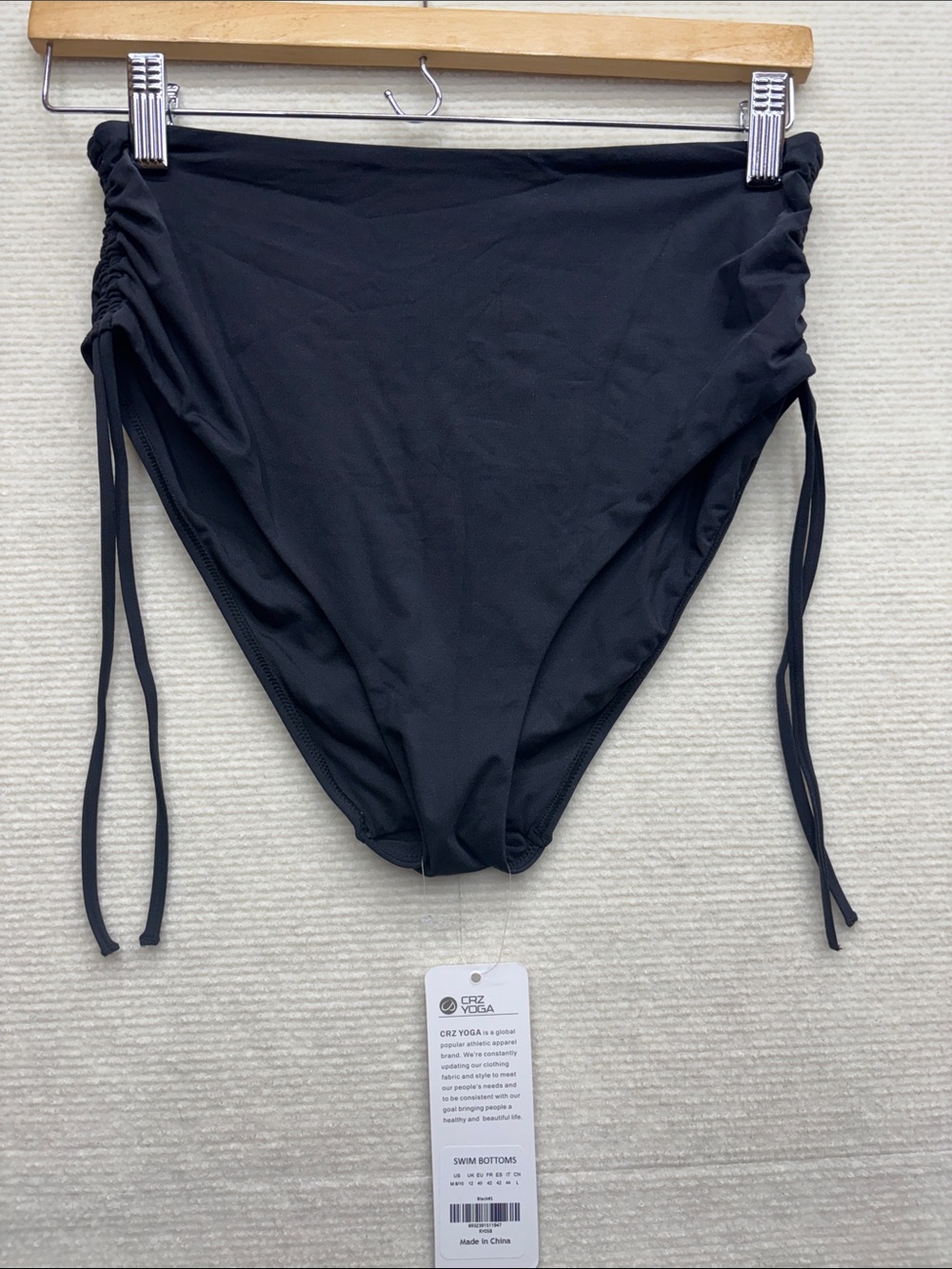 CRZ YOGA White Retail Hang Tag with Logo med